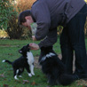 24 d�cembre 2008 � Maz� (Maine et Loire), chez mes parents : Lorelei attrape une friandise. ;)